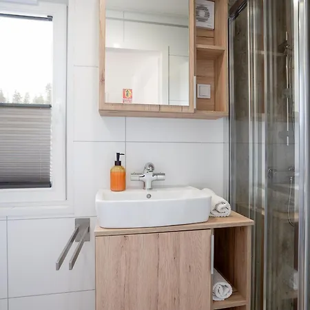 Ostseecamp One Nineteen, Mit Motorradgarage