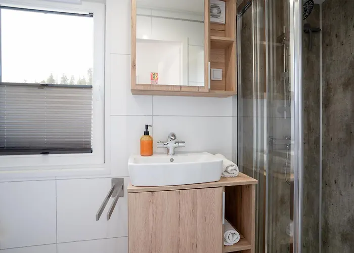 Ostseecamp One Nineteen, Mit Motorradgarage